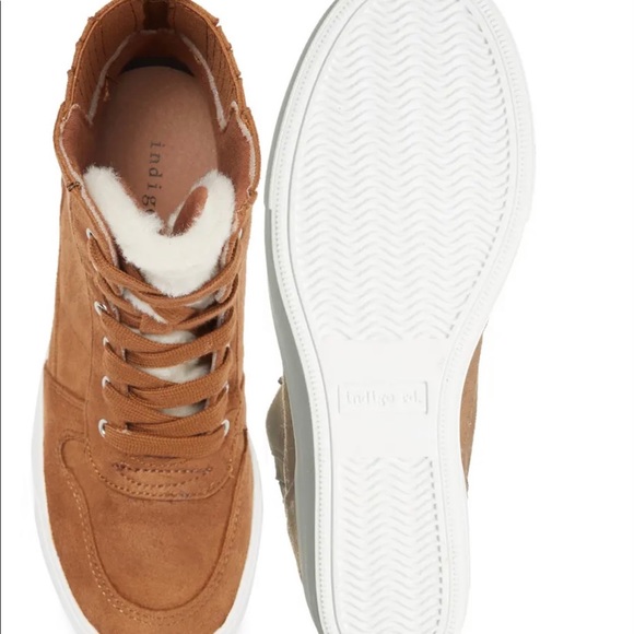 Irdy Faux Shearling Cuff Wedge Bootie SZ 8.5 - Picture 3 of 9